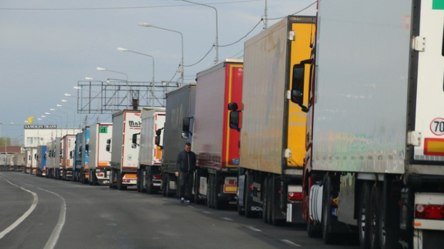 Poliția de Frontieră | Camioanele și automobilele așteaptă în vama dintre România și R.Moldova între 5 și 30 de minute