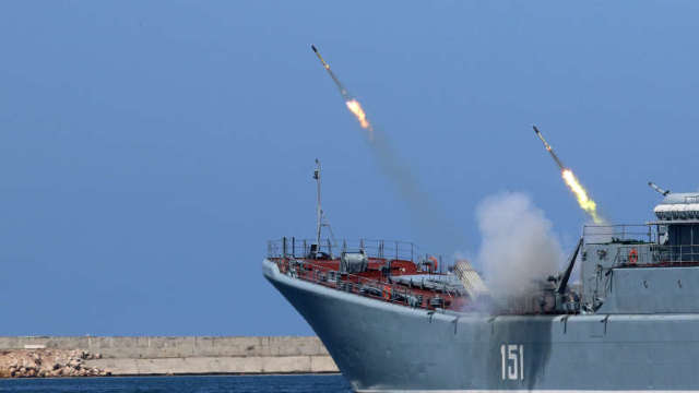 Presa | Flota rusă dispune de zece nave și două submarine în largul Siriei, întărindu-și prezența militară din zonă