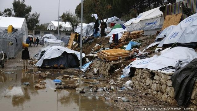 Médecins Sans Frontières | Copiii dint-o tabără de migranți din insula grecească Lesbos încearcă să se sinucidă 