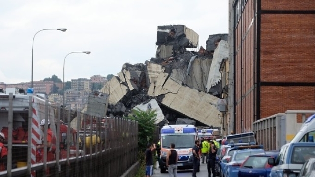 Prăbușirea podului de pe autostrada din Genova a luat viața a 35 de oameni, dintre care trei copii