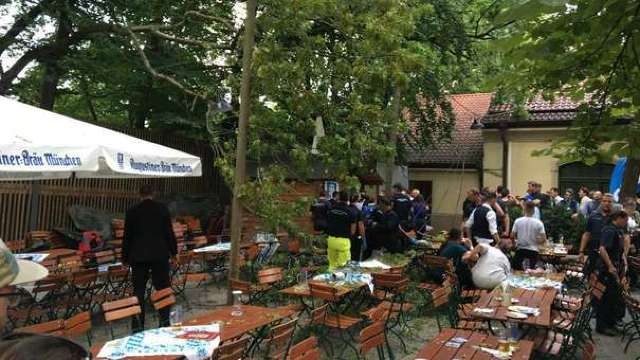 Unsprezece persoane au fost rănite după ce un copac s-a prăbușit la un eveniment electoral al premierului Bavariei