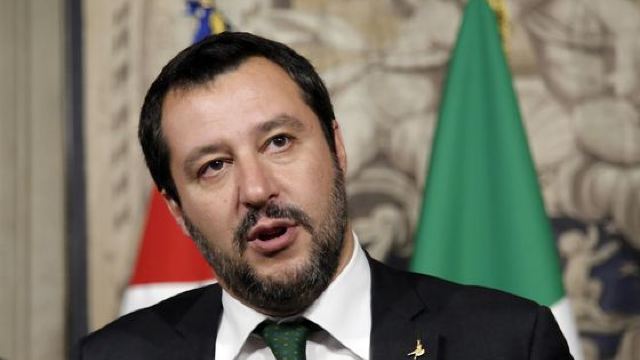 Italia | Vicepremierul Salvini reinclude termenii de „mamă” și „tată” în formularul de identitate