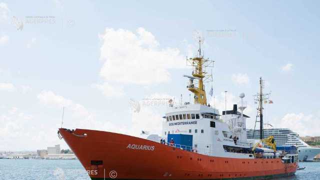 Nava umanitară Aquarius | Parisul speră într-o soluție ''în cursul zilei'', dar nu permite debarcarea