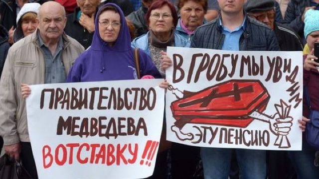 UPDATE | Peste 1.000 de protestatari, reținuți în Rusia de autorități în ziua alegerilor locale