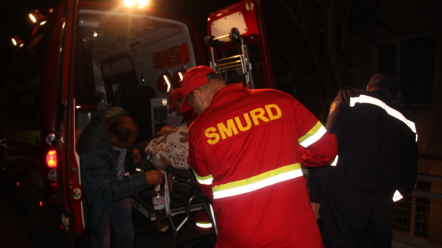 VIDEO | Cetățean al R.Moldova, accidentat în Ucraina, adus acasă cu ambulanța SMURD