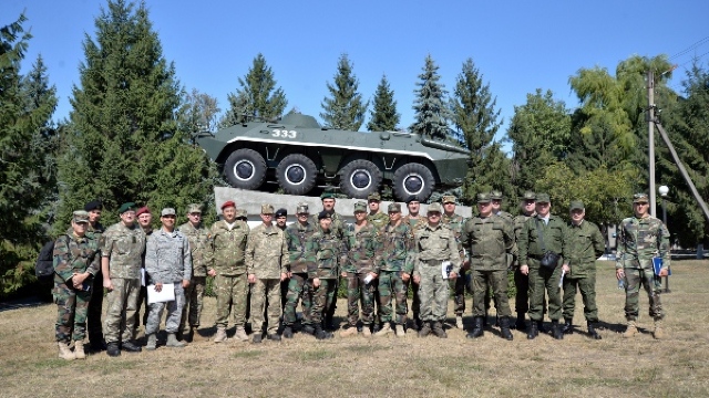 FOTO | Atașații militari acreditați în R.Moldova au vizitat Brigada de infanterie motorizată „Dacia”