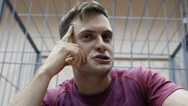 Activistul rus anti-Kremlin Piotr Verzilov a fost dus de urgență cu avionul în Germania pentru tratament, după ce pare să fi fost otrăvit