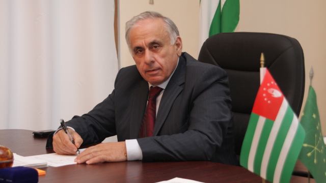 Șeful guvernului separatist din Abhazia a murit într-un accident de mașină