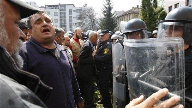 Mai mulți polițiști și foști luptători în războaiele din anii 1990 au fost răniți la Sarajevo