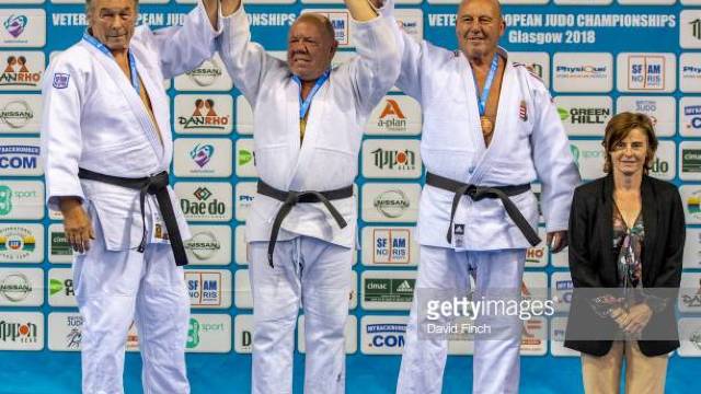 La 70 de ani, sportivul moldovean Mihail Malear a cucerit medalia de aur la Campionatul Mondial la judo