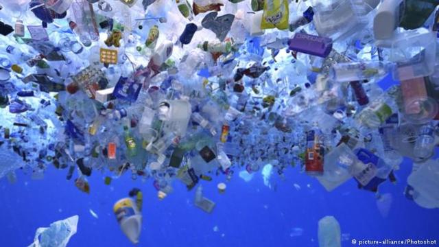 Italia va interzice paharele și farfuriile din plastic începând 2020