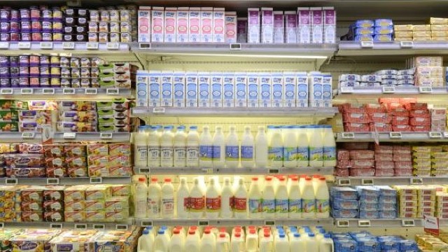 Raport al Asociației producătorilor de lapte | 30% din produsele lactate din Ucraina sunt contrafăcute