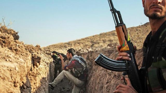 Turcia a bombardat pozițiile kurzilor sirieni din Ayn al Arab 