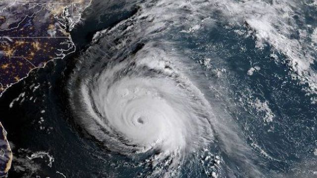 Uraganul Willa urcă la categoria 5 în apropiere de țărmul Mexicului