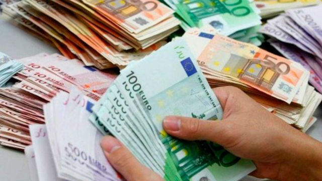 Autoritățile bulgare au confiscat milioane de euro și dolari falși, tipăriți la una din cele mai moderne tehnologii