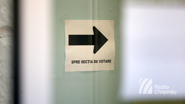 UPDATE | Prezența la vot, la referendumul pentru familie, în Chișinău este redusă (FOTO)