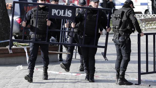 Turcia a demis 259 de oficiali locali acuzați de legături cu grupări teroriste