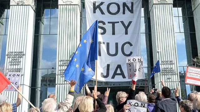 Polonia | Judecătorii pensionați de la Curtea Supremă, convocați înapoi la muncă la apelul Curții de Justiție a UE