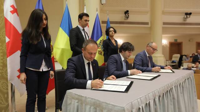 Statutul Adunării interparlamentare Moldova- Ucraina-Georgia, semnat la Chișinău