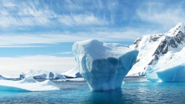 STUDIU | Topirea calotelor glaciare ar putea fi ireversibilă chiar și la un prag al încălzirii globale de 2 grade Celsius