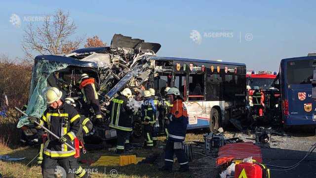 Germania | Patruzeci de persoane, majoritatea copii, rănite în coliziunea a două autobuze școlare