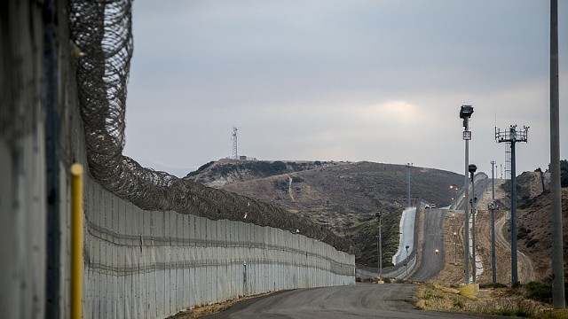 Donald Trump speră să obțină finanțare pentru zidul de la frontiera cu Mexicul 