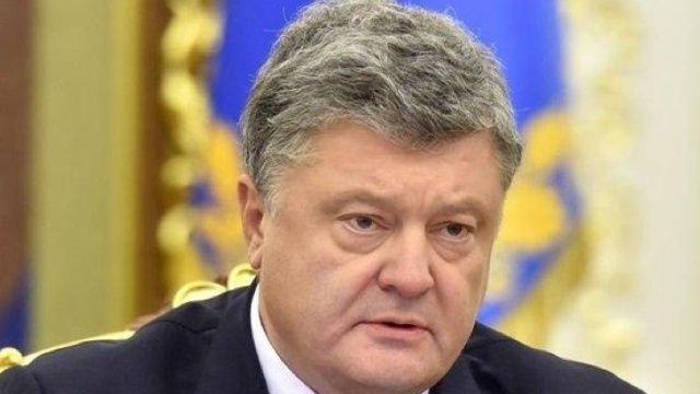 Petro Poroșenko a anunțat transferul de trupe ucrainene la frontiera cu Rusia