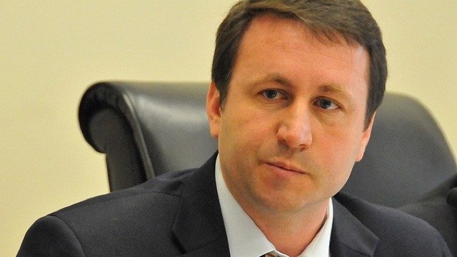 Igor Munteanu | Venirea celor trei deputați din Partidul „Șor” face parte dintr-un scenariu care a fost conceput în „ograda Partidului Democrat”