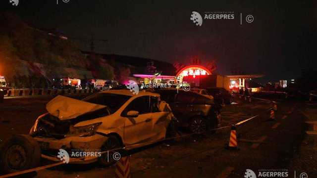 Cel puțin 14 oameni au murit și 27 sunt răniți pe o autostradă din China, într-un accident cu zeci de mașini