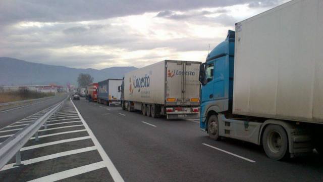 Transportul de mărfuri crește, în timp ce numărul pasagerilor scade