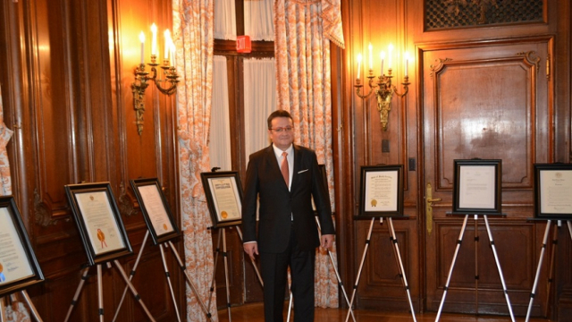 Ambasada României din SUA transmite Muzeului Național al Unirii din Alba Iulia proclamații oficiale americane