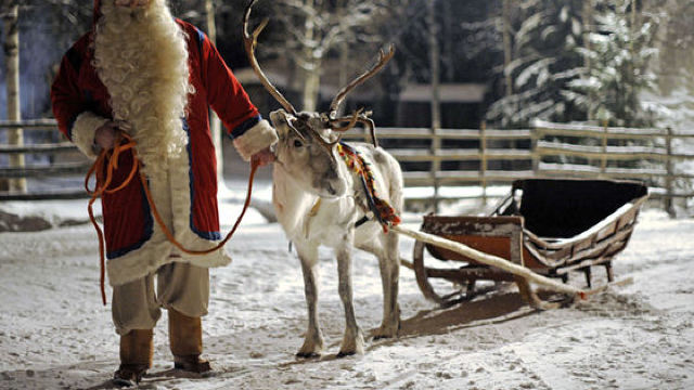 Cât costă să-ți duci copiii acasă la Moș Crăciun, în Laponia