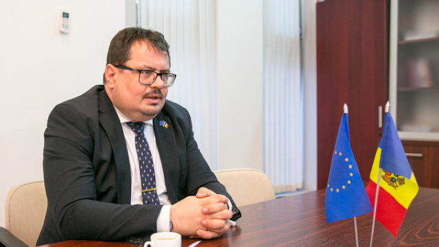 Ambasadorul UE la Chișinău | Există suspiciuni că autoritățile nu doresc investigarea furtului miliardului