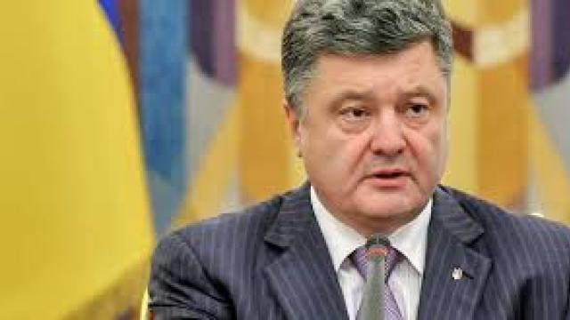 Petro Poroșenko propune Radei Supreme instituirea legii marțiale pe un termen mai mic decât anunțase anterior