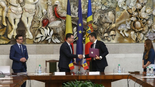 Un protocol de colaborare economică moldo-română a fost semnat la Chișinău