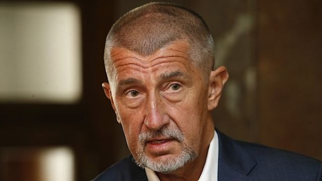 Cehia | Guvernarea cere demisia premierului după ce a fost acuzat că și-a trimis forțat fiul în Crimeea pentru a-l proteja de o anchetă de corupție