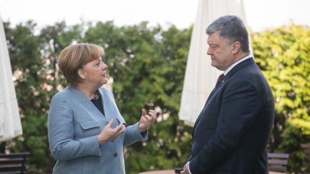 Angela Merkel vizitează Kievul. Conflictul din estul Ucrainei, în capul listei de discuții