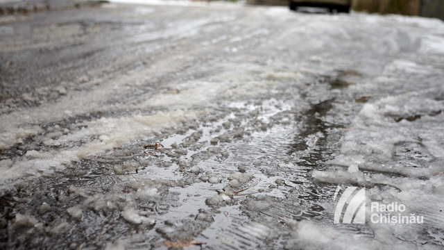 FOTO | Cum arată Chișinăul după ce prima zăpadă s-a topit