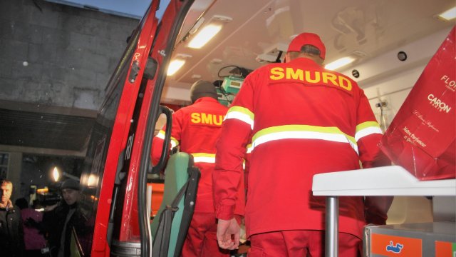 Un echipaj SMURD a adus acasă victimele accidentului din România