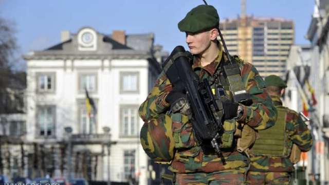 Belgia restrânge militarilor săi în oprerațiuni folosirea smartphone-urilor, din cauza spionajului rusesc