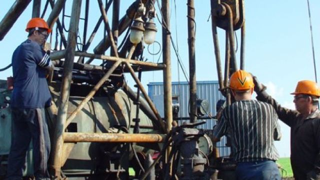 Firmele Exxon și Chevron vor să plece din Azerbaidjan după 25 de ani de activitate