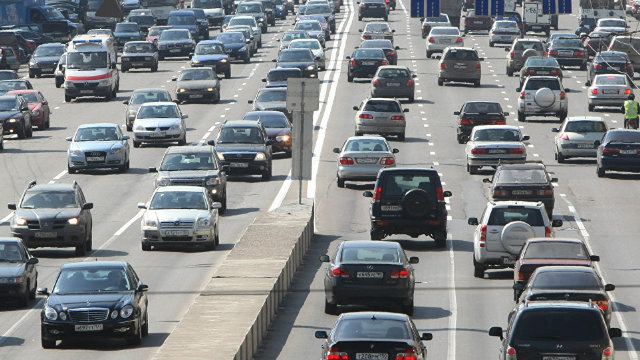 Președintele României a promulgat două legi care modifică OUG privind circulația pe drumurile publice