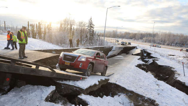 Cutremur de proporții în Alaska, soldat cu pagube materiale și răniți
