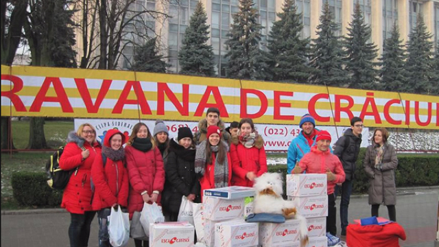 Caravana de Crăciun va ajunge în acest an la trei mii de copii din Republica Moldova