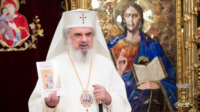 Pastorala de Crăciun a Preafericitului Părinte Patriarh Daniel al României: „Îngerii și păstorii vestesc bucuria Nașterii Domnului”