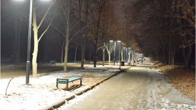 300 de lumini LED pe o lungime de 6 km s-au aprins în parcul „Valea Trandafirilor”