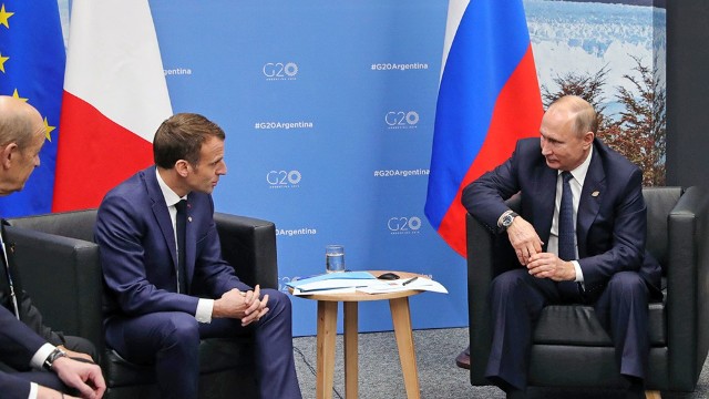 Putin a încercat să-l convingă pe Macron, pe hârtie, că navele ucrainene ar fi intrat în apele teritoriale rusești