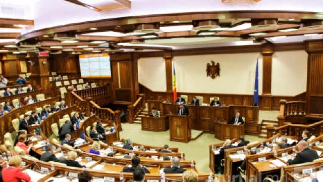  Parlamentul a aprobat 900 de legi și 327 de hotărâri în actualul mandat 

