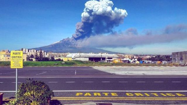 Președintele Regiunii Sicilia a declarat stare de alertă în zonă, după cutremurul din apropierea vulcanului Etna