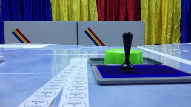Adevărul | ”Alegerile parlamentare transformă viața politică de la Chișinău într-un câmp de luptă electoral al formațiunilor politice pro-europene și pro-putiniste” (Revista Presei)